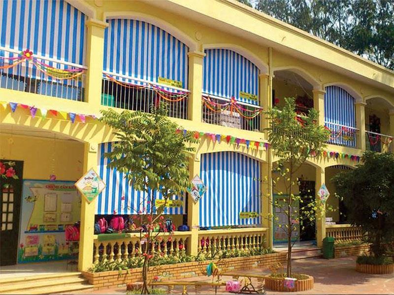 Bạt che nắng sân trường 10 bat che nang mua truong hoc 1