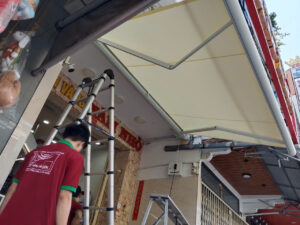 mái hiên tự động